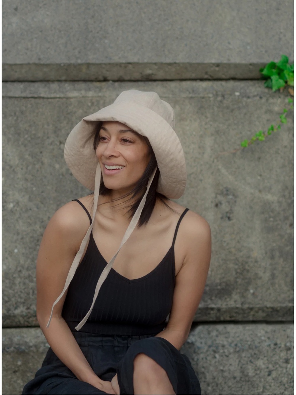 Small Lot linen hat - Picture 1 of 9